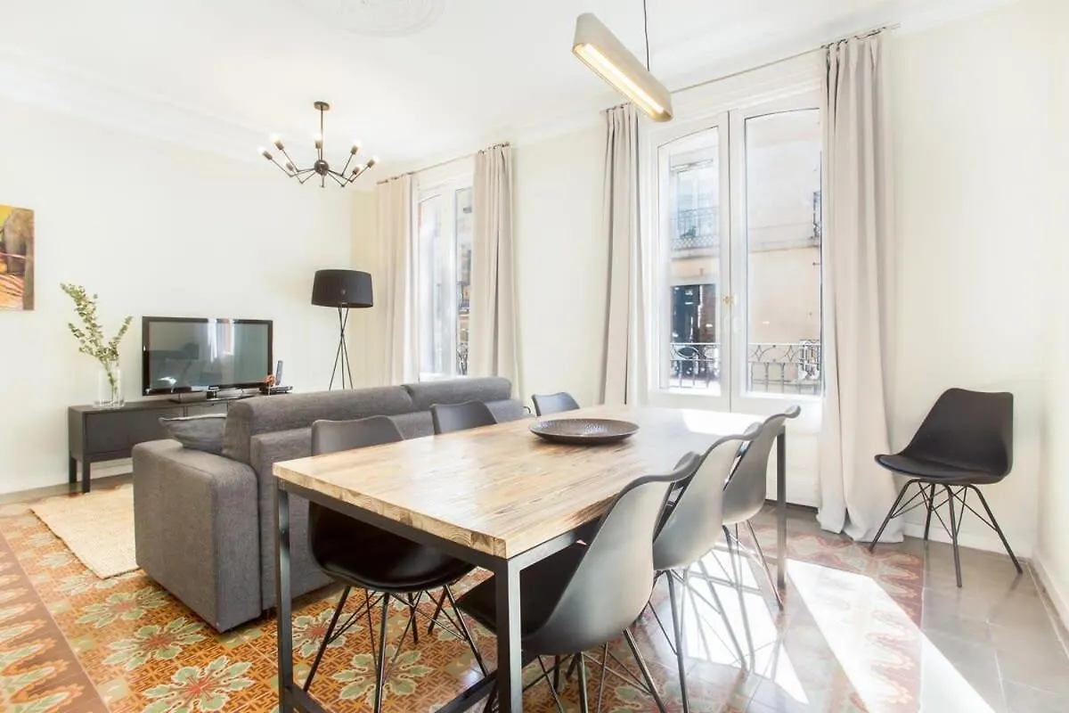 4 Bedroom Apartment With A Balcony In Las Ramblas 2 2 Barcelona Spanien