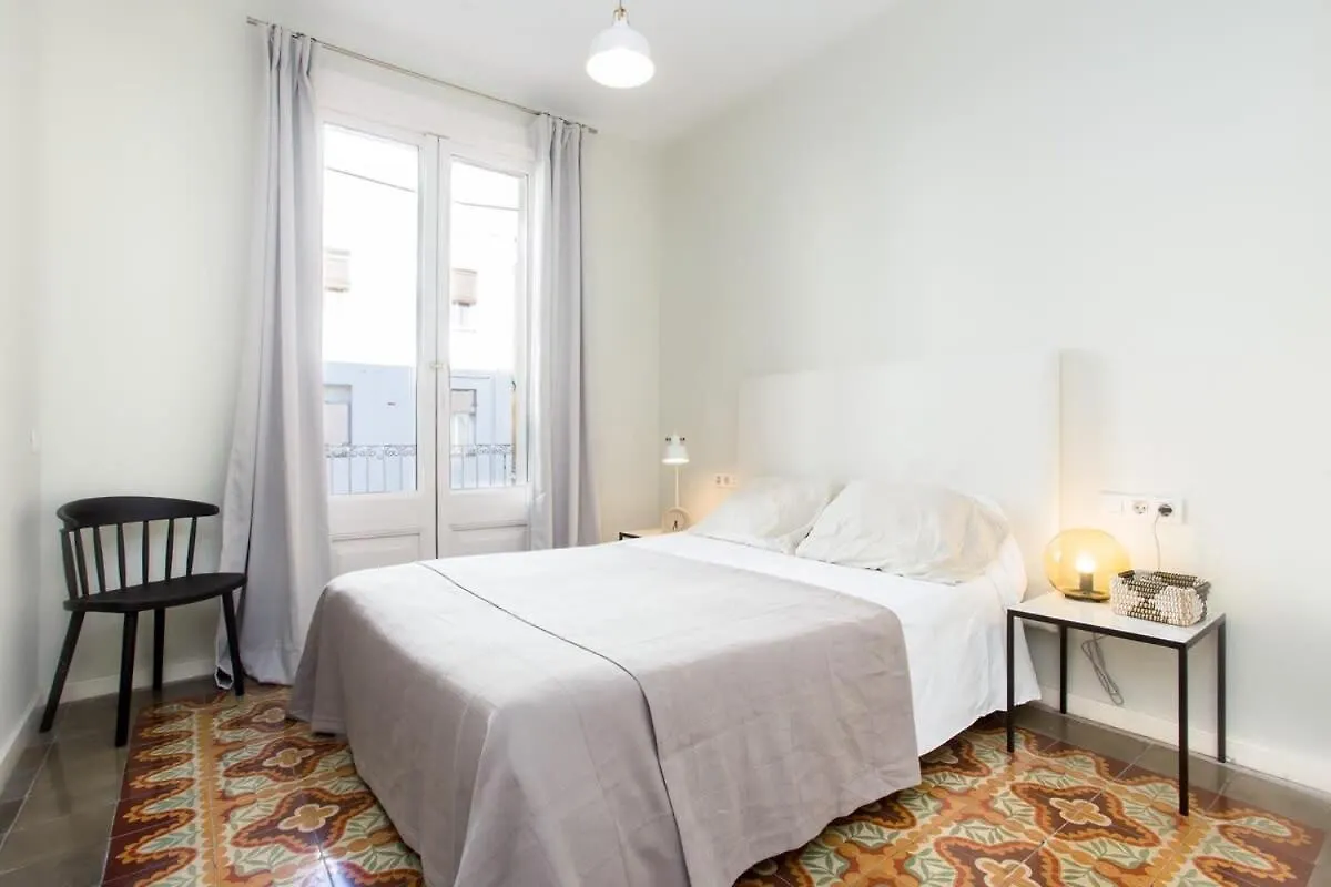 4 Bedroom Apartment With A Balcony In Las Ramblas 2 2 Barcelona 0*,