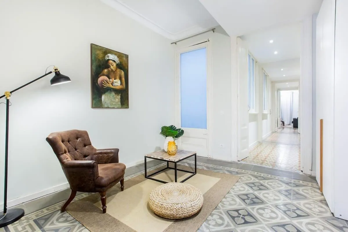 4 Bedroom Apartment With A Balcony In Las Ramblas 2 2 Barcelona Spanien